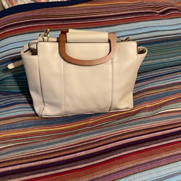 Crossbody satchel with wooden handles and crossbody strap - Picture 2 of 8